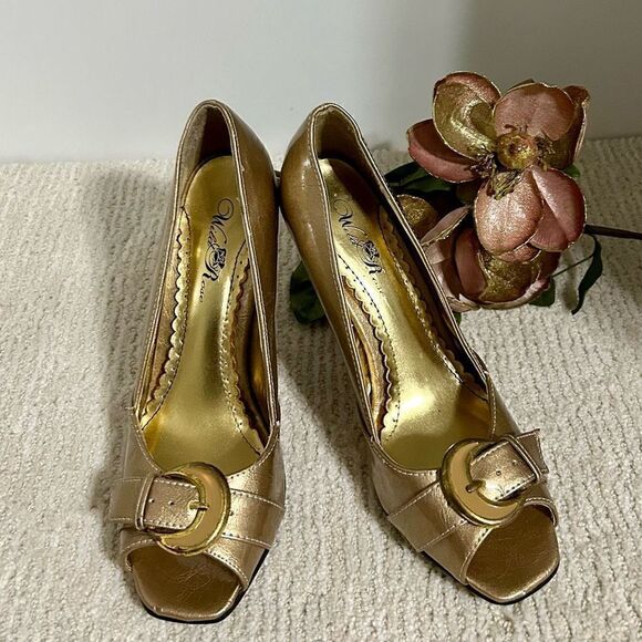 Wild Rose Women's Size 7 Gold Tone Slip On Peep Toe Stiletto Heels Holiday Party - Picture 8 of 12